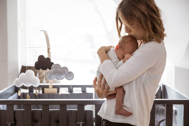 Lifestyle-vauvakuvaus vauva ja äiti - Helsinki, Siru Danielsson Photography