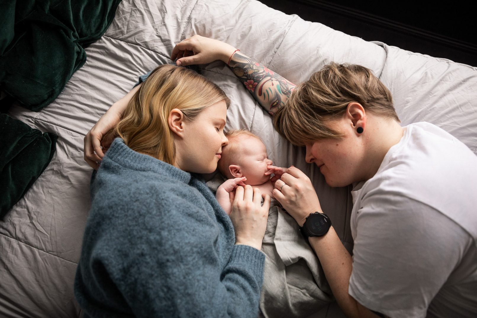 Vastasyntyneen kuvaus vanhemmat ja vauva - Helsinki, Espoo, Siru Danielsson Photography