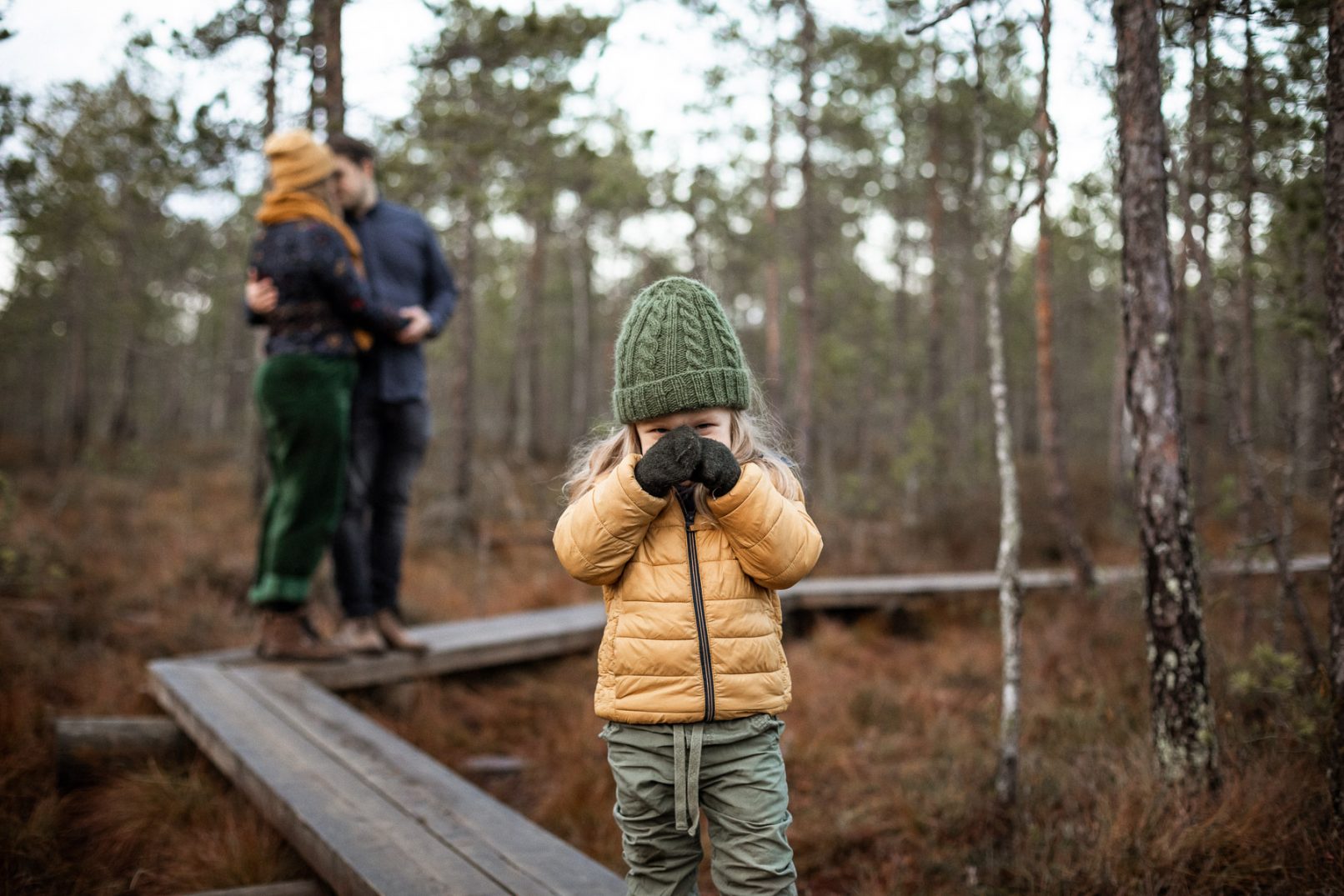 3-vuotiskuvaus perheen kanssa suomaisemassa, Siru Danielsson Photography