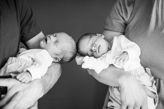 Vastasyntyneen lifestyle-kuvaus kaksoset, Siru Danielsson Photography, Helsinki