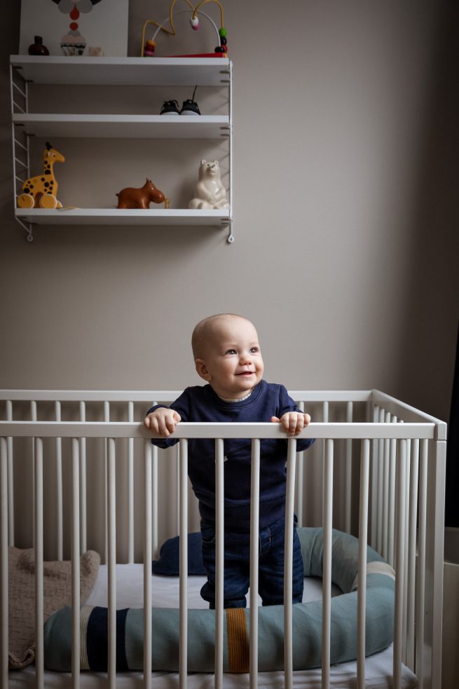 1-vuotiaskuvaus omassa sängyssä, Siru Danielsson Photography, Helsinki