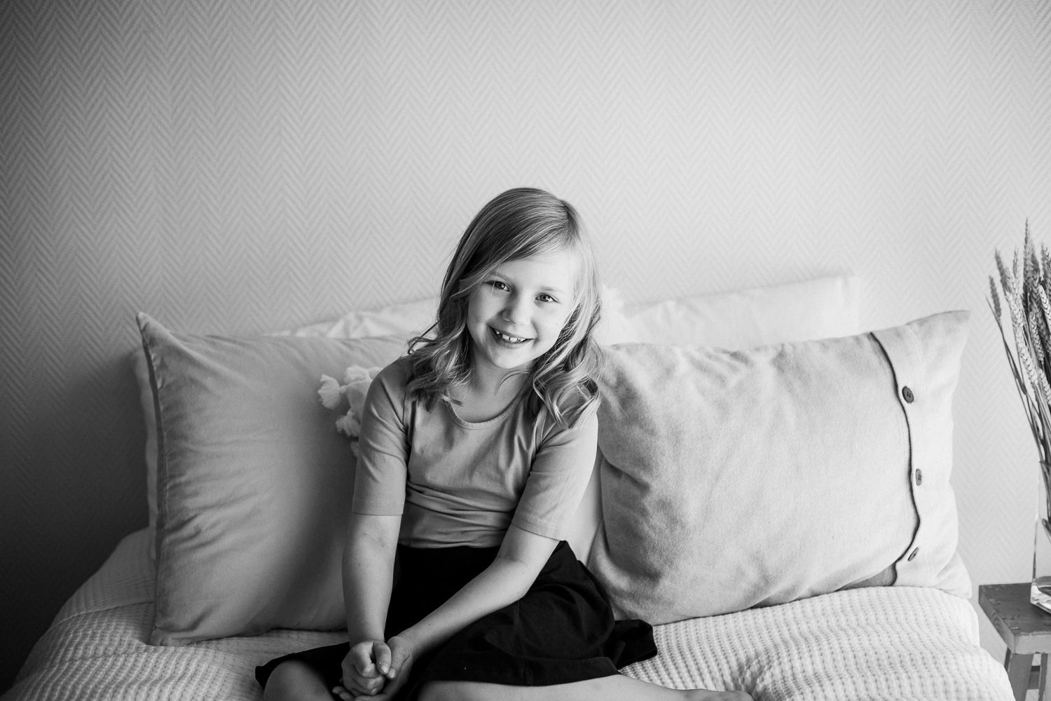 7-vuotiskuvaus, lapsikuvaus kotona, Helsinki, Siru Danielsson Photography