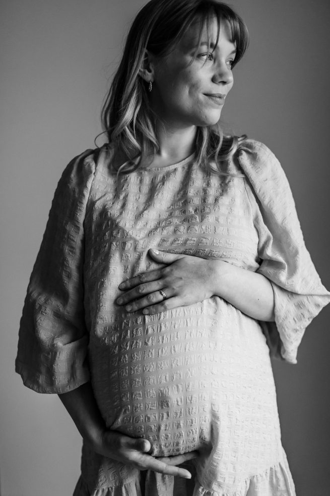 Odottava äiti, raskauskuvaus Helsinki - Siru Danielsson Photography