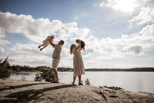 Lifestyle-perhekuvaus miljöössä Kulosaaressa, Helsinki - Siru Danielsson Photography