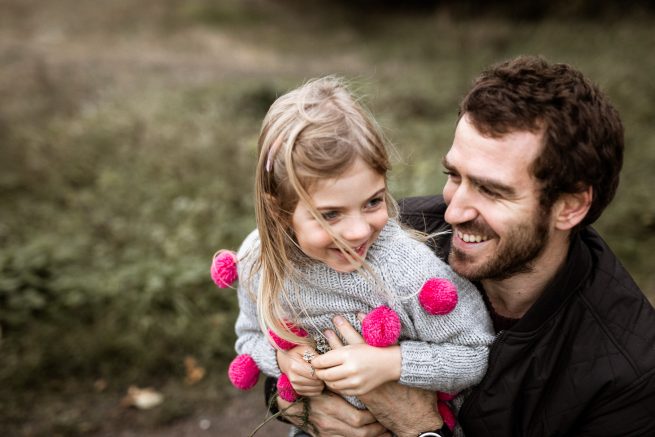 Isä ja tytär, syksyinen perhekuvaus Helsinki - Siru Danielsson Photography