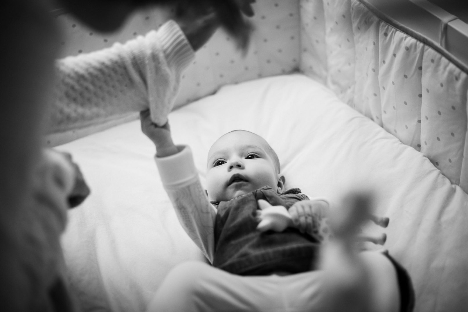 Vauvakuvaus 3-kuukautinen vauva kotona - Helsinki - Siru Danielsson Photography